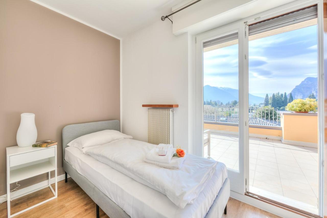 Antares150M From The Lake - Happy Rentals Riva del Garda Luaran gambar